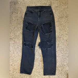 Black American Eagle Mom Jeans. Size 8 Long.